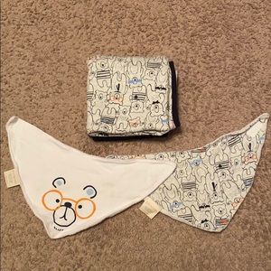 Baby blanket and matching bibs
